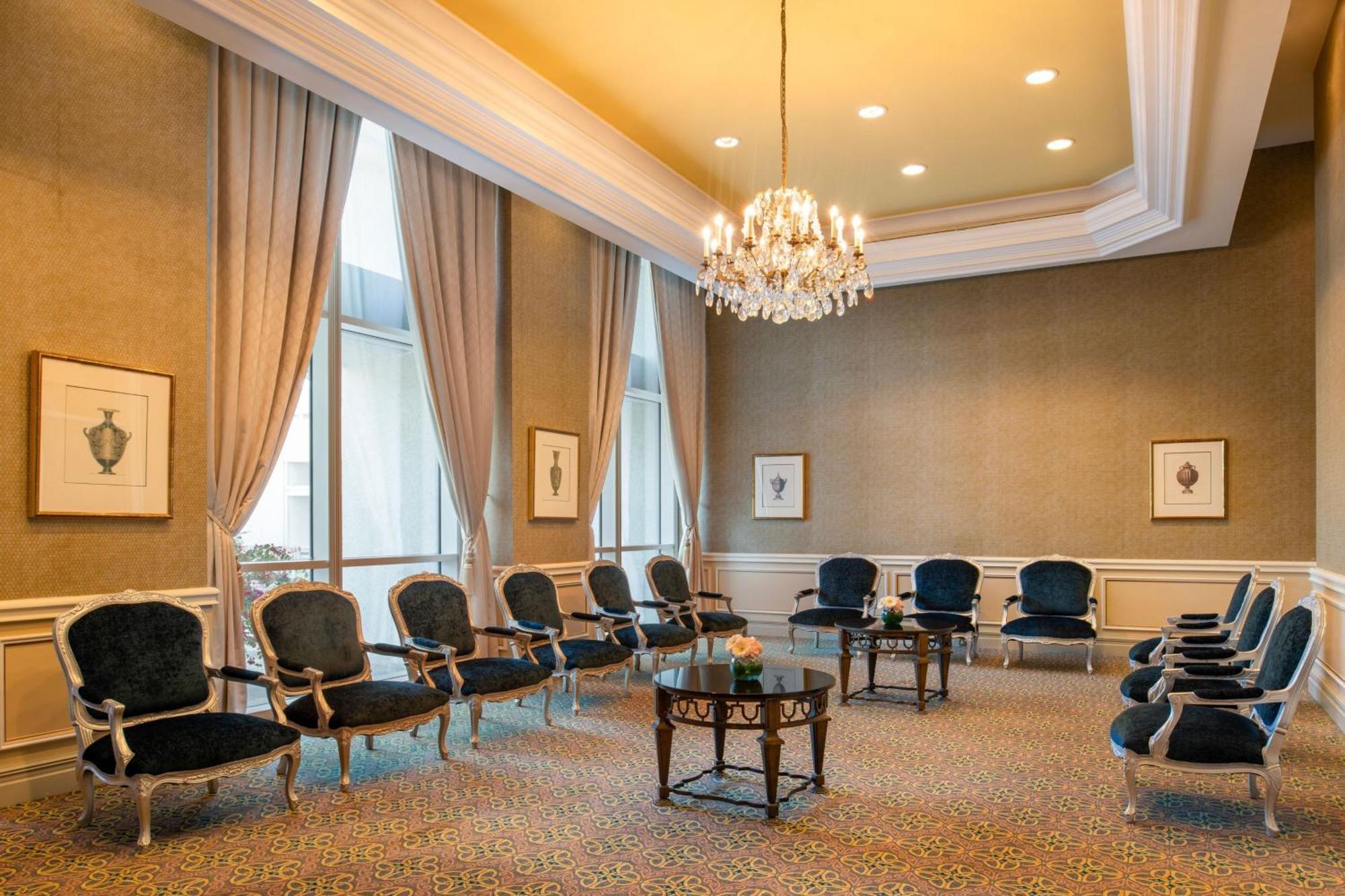 The Ritz-Carlton, Doha Hotel Luaran gambar The Club at the Four Seasons Hotel
