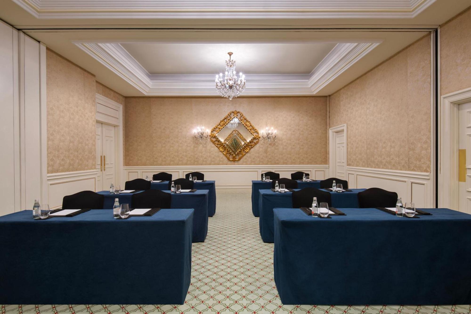 The Ritz-Carlton, Doha Hotel Luaran gambar Meeting room
