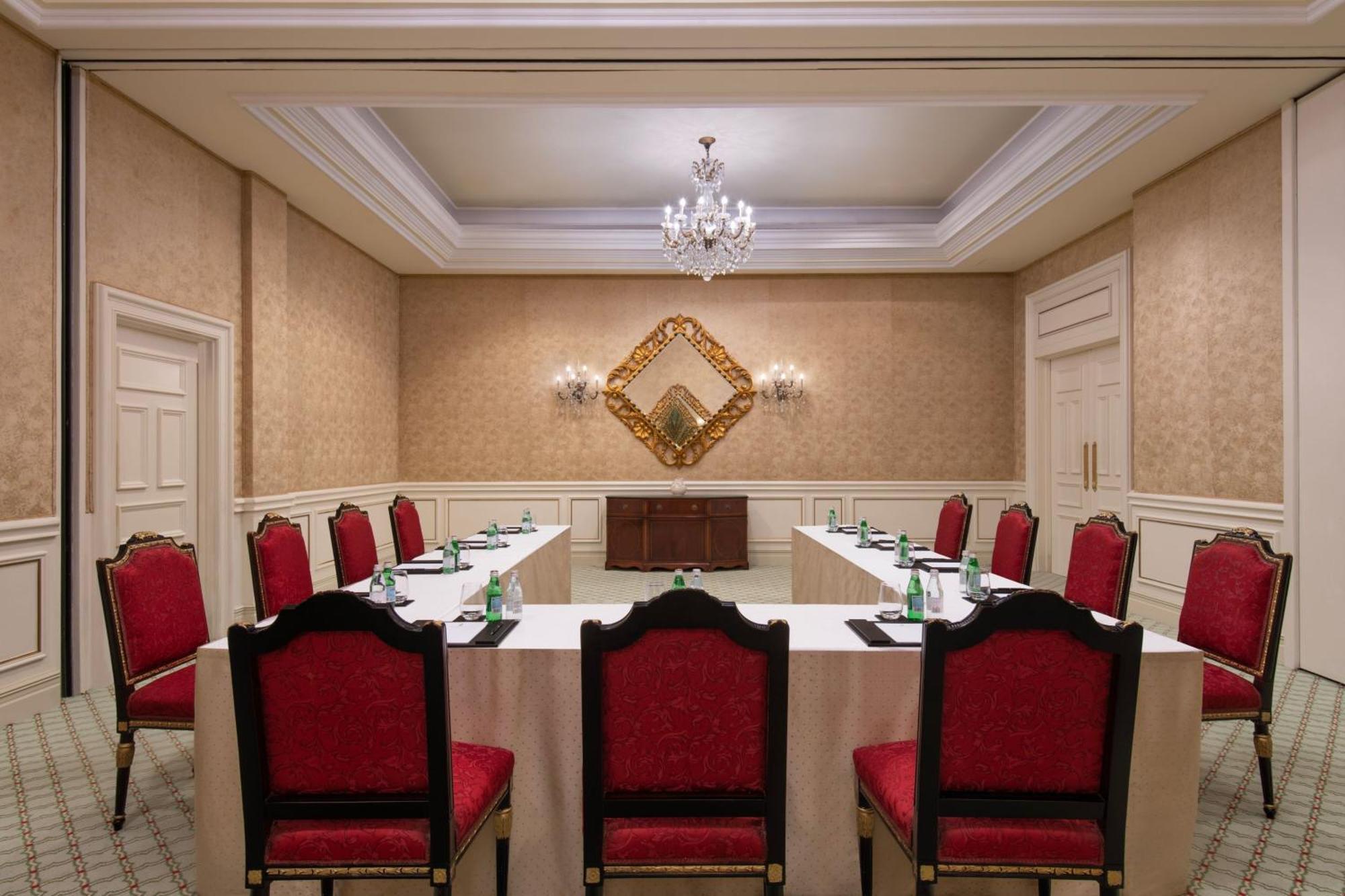 The Ritz-Carlton, Doha Hotel Luaran gambar Meeting room